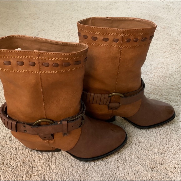 Wrapped Leather Boots by Two Lips - Picture 3 of 7